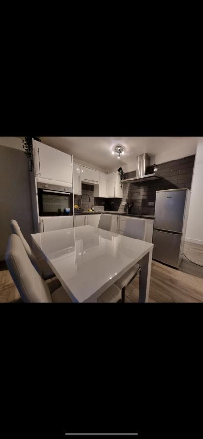Modern 2 Bed Apartment & Free Parking Canterbury Exterior photo